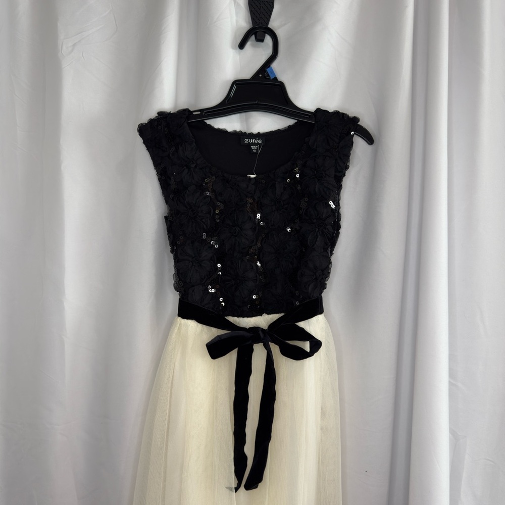 Zunie Black Floral Embellished Dress